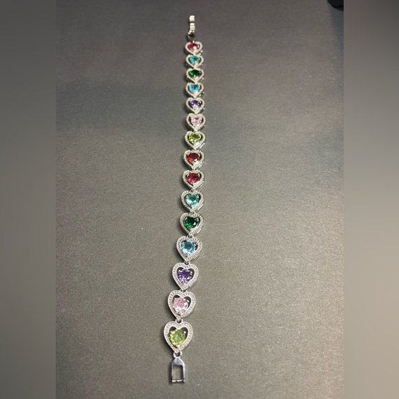 Bracelet, Women’s Silver Tone Heart Shape Bracelet With Multicolored Stones NWOT - Picture 2 of 10